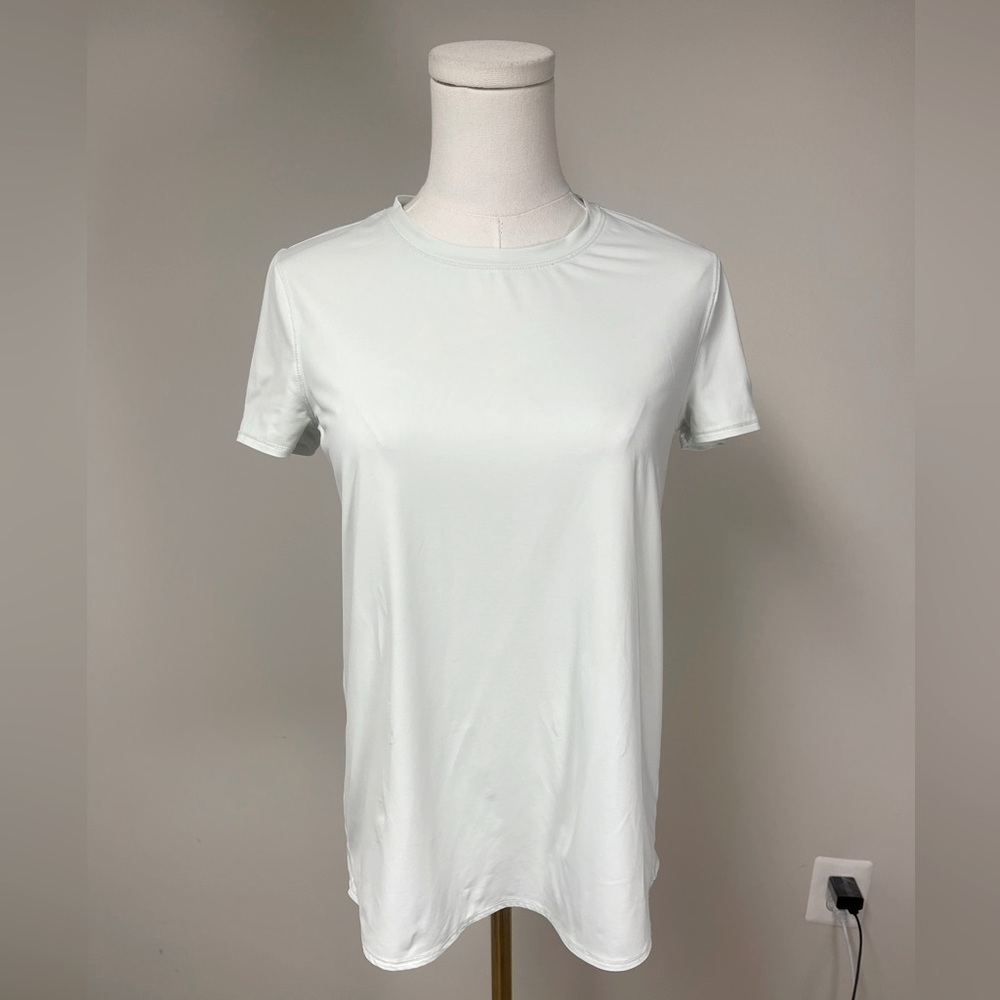 Athleta Sun lover UPF Tulip Flyaway Back T-shirt